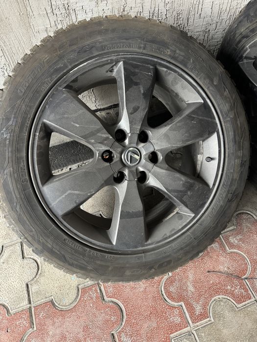 Продам диски с резиной R20