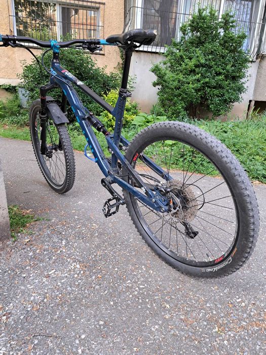 Bicicleta full suspension