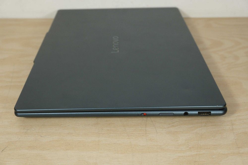 Нов! Лаптоп Lenovo Yoga Slim 7  14' 2025 - Ryzen AI 340, 16GB DDR5, 512GB SSD, FHD OLED ДДС