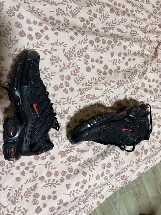 Vand Nike Tn Bred noi.