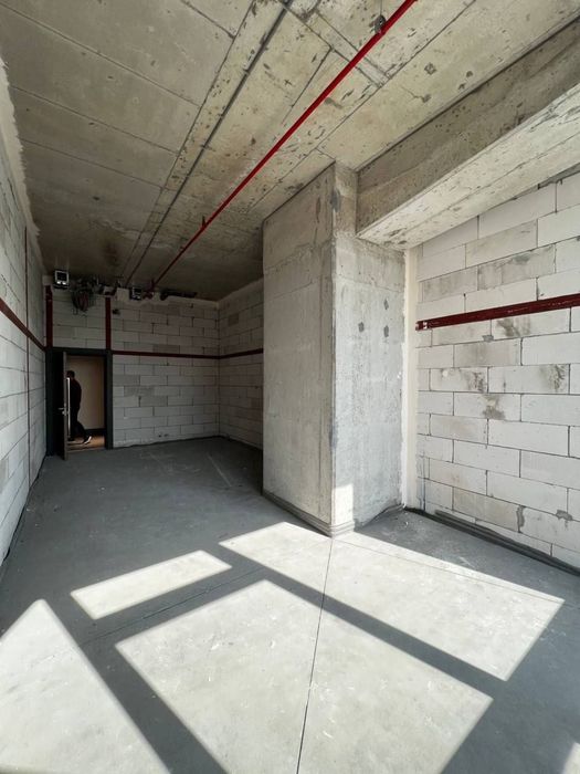 Продаётся коммерция 37м², Piramit Tower, коробка. Нукусская