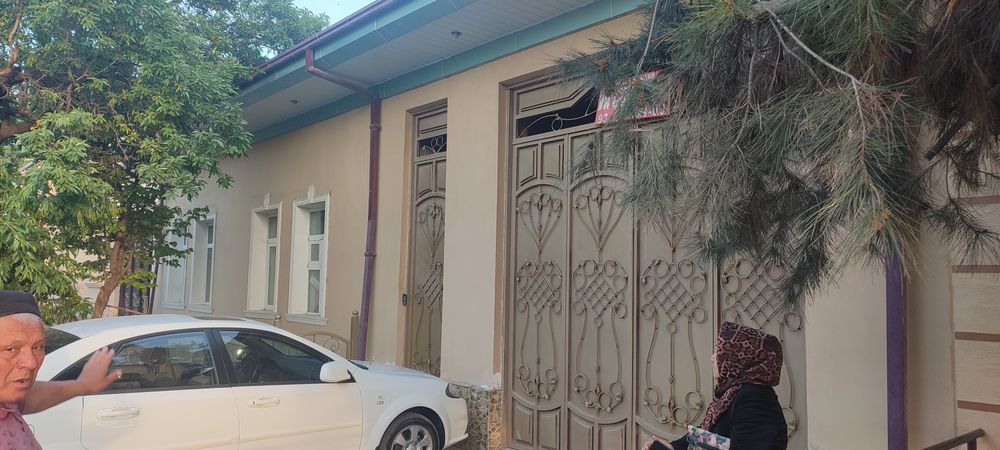 Fargona shaxarda joylashgan Uy sotiladi 8 sotikli