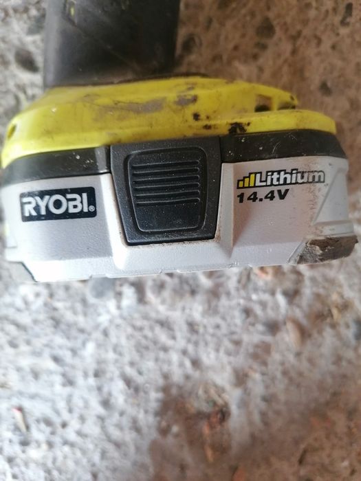 Bormasina Ryobi 14.4 v