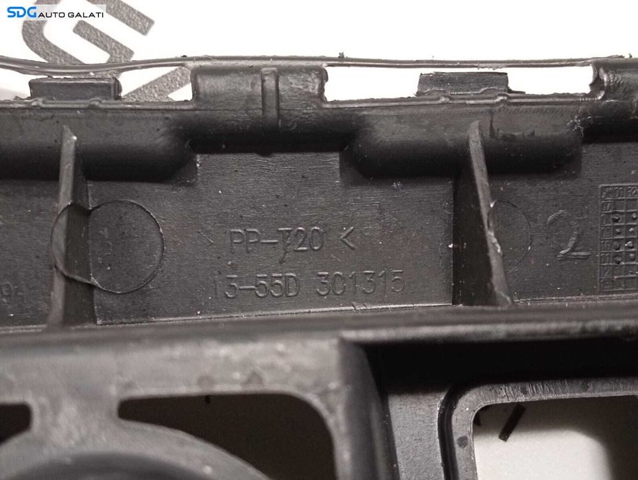 Suport Ghidaj Dreapta pentru Bara Spoiler Spate Volkswagen Golf 6 1.6 TDI 2008 - 2014 Cod 5K6807394 [M4438]