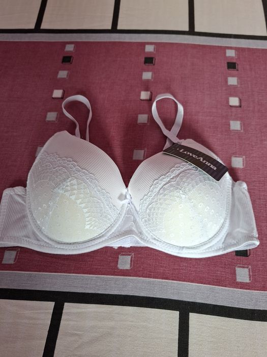 Vând Sutien cu Dantelă Mărimea 38/85 Nou