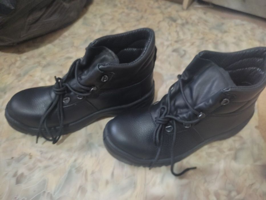 Продам рабочие ботинки новые