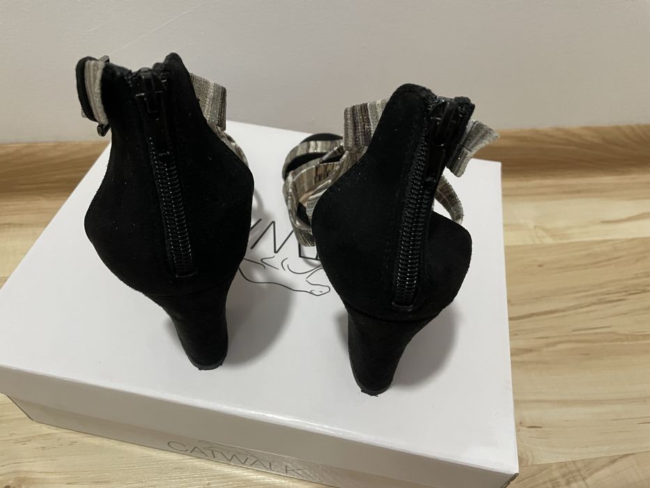 Sandale cu toc Deichmann