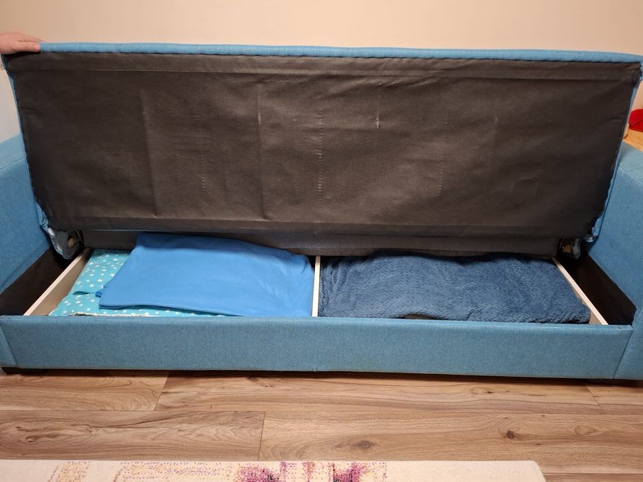 Canapea extensibila cu loc de depozitare