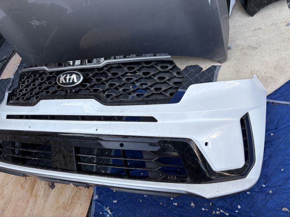 Kia Sorento бампер передний фара