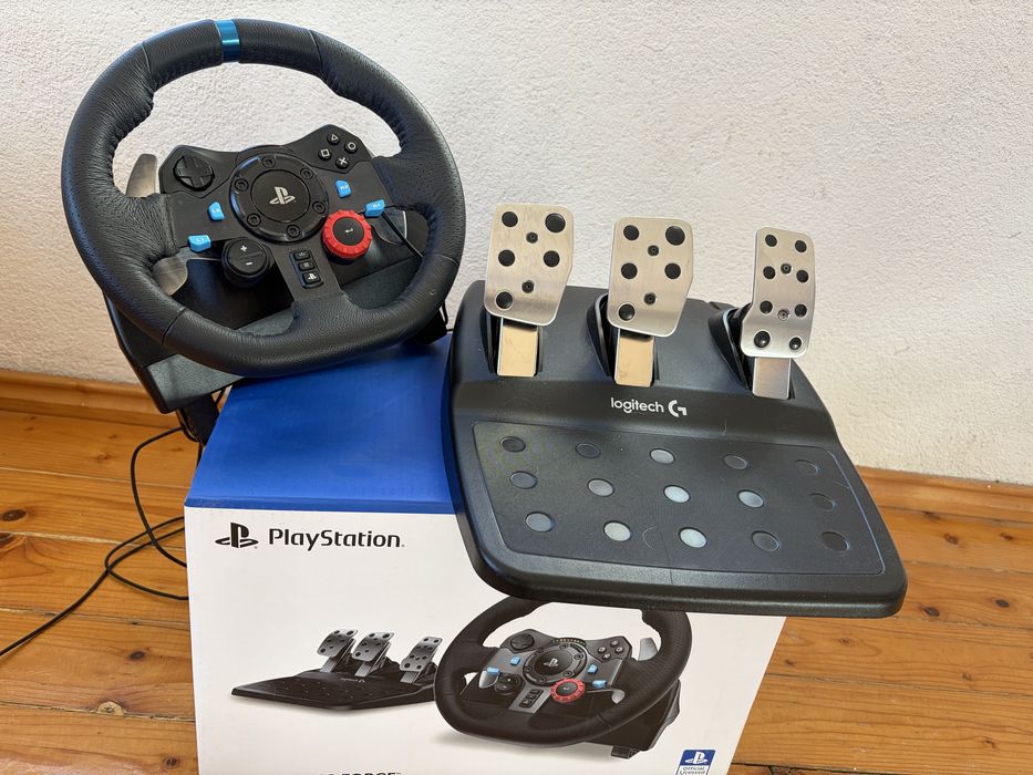 Продавам Logitech G29 в много добро състояние.