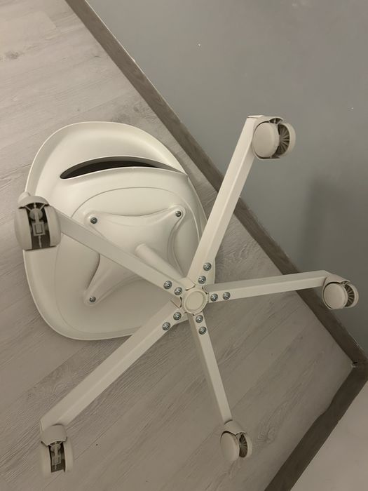 Scaun roativ briou de la ikea.