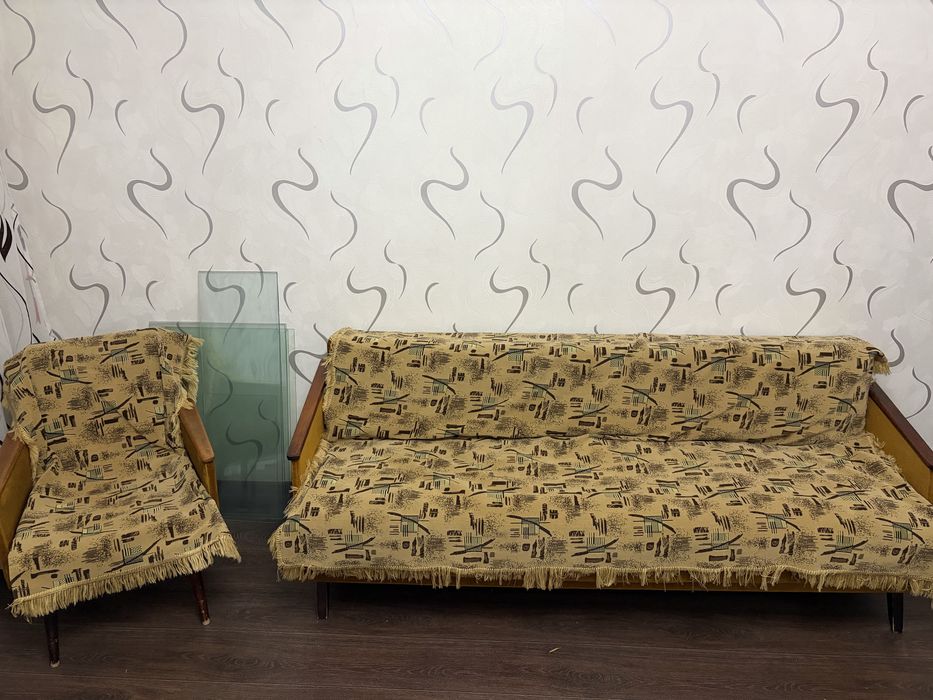 Маленький диван советский продам