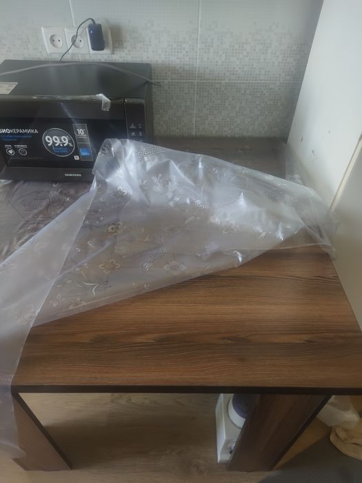 Продаётся стол из ЛДСП