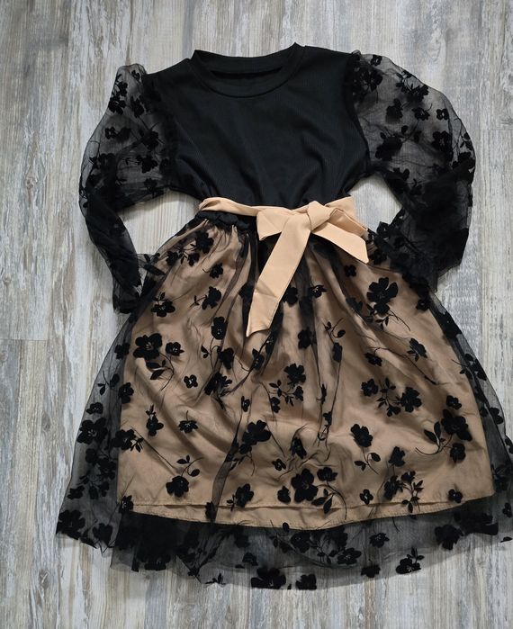 Официални детски дрешки за момиче 122-128 размер