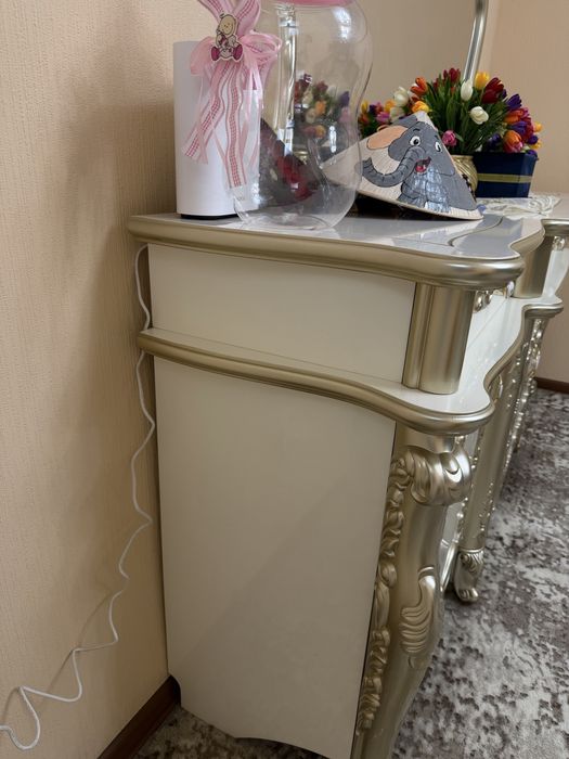 Комод с зеркалом в стиле «Венеция Classic»