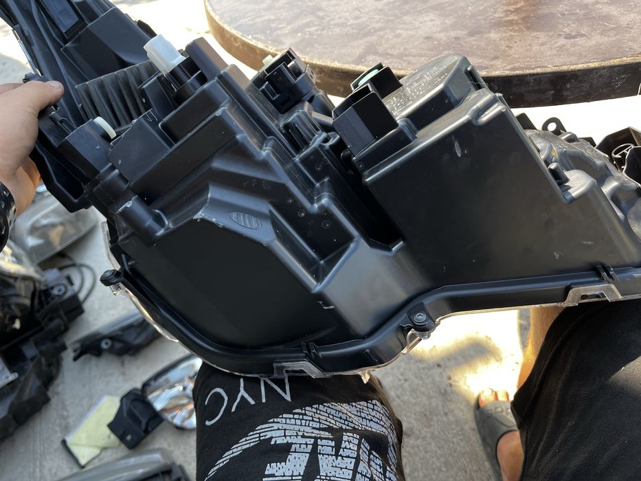 Ляв фар Toyota COROLLA 2024