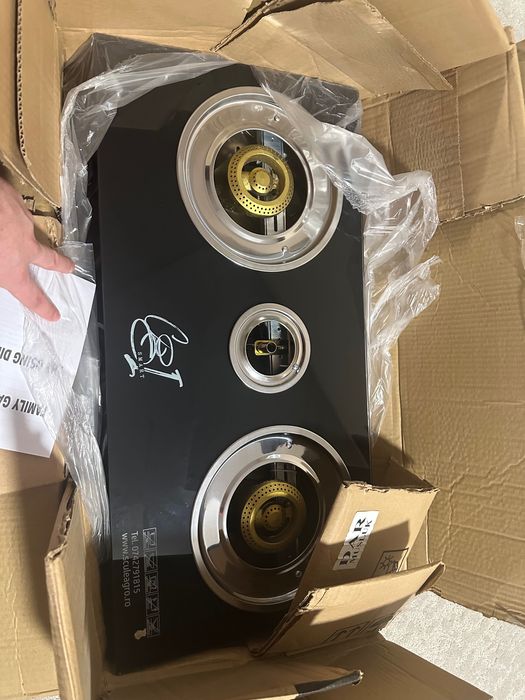 Aragaz portabil cu 3 ochiuri pe gaz nou pentru camping