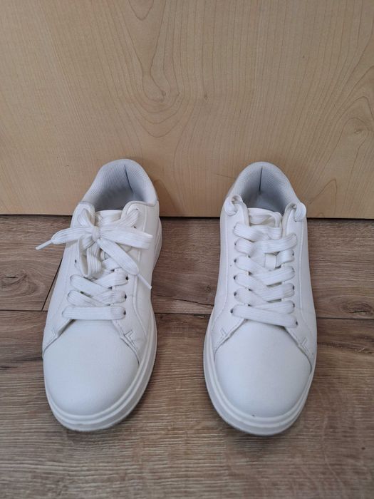 Pantofi sport albi tip ZARA