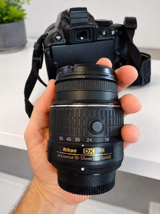 Nikon D5300 + 2 obiective + geantă – Ca nouă, doar 300 cadre