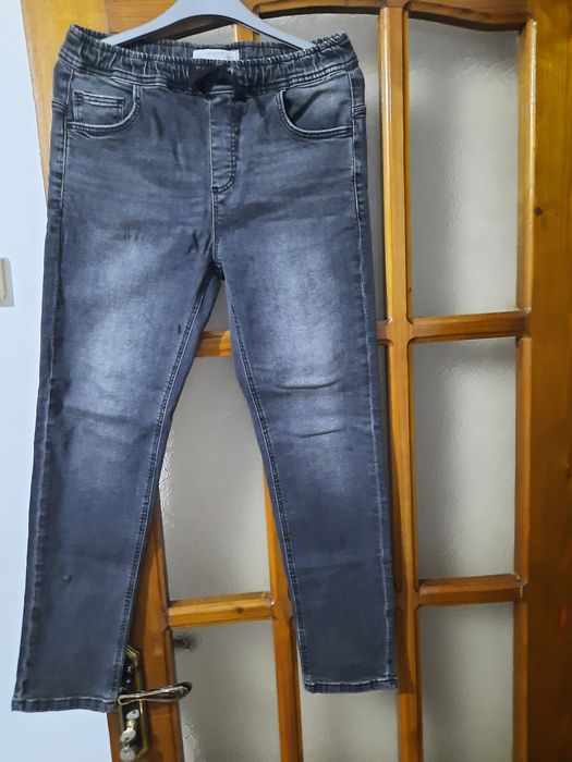 Lot 5 perechi de blugi și o pereche pantaloni de trening