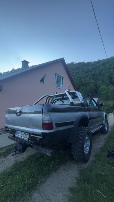 Vând mitsubishi l 200 an 2003 , motor 2,5  pompă electronică