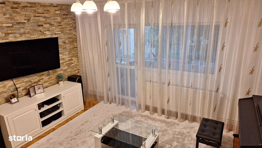!!! 4 Camere...et 1 ...decomandat... Complexul Studentesc