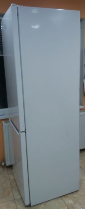 С проблем Хладилник с фризер Indesit LR8 S1 W, клас А+, 339 л. общ обе