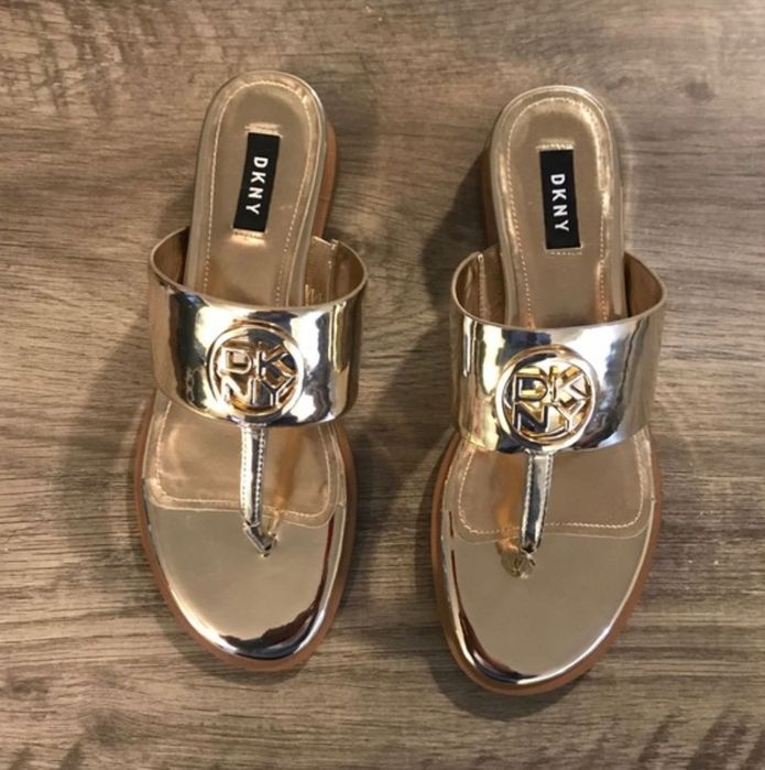 Златни сандали DKNY