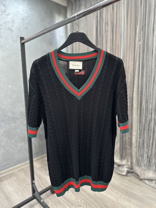 Tricou GuCcI, V Neck. Premium/TopQuality. Made in china !