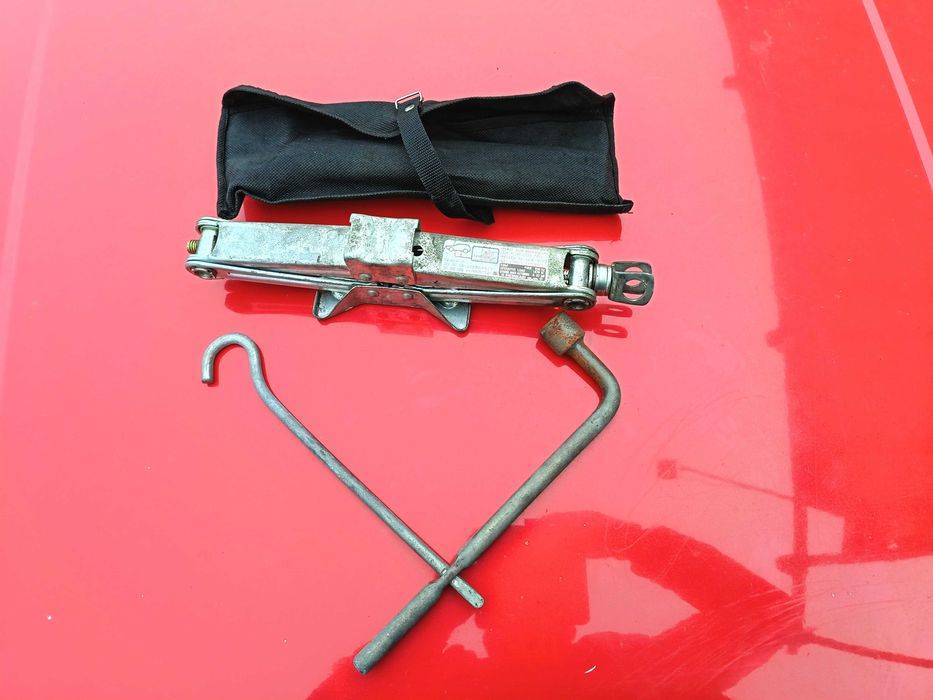 Крик за Honda Civic 8-ма генерация.