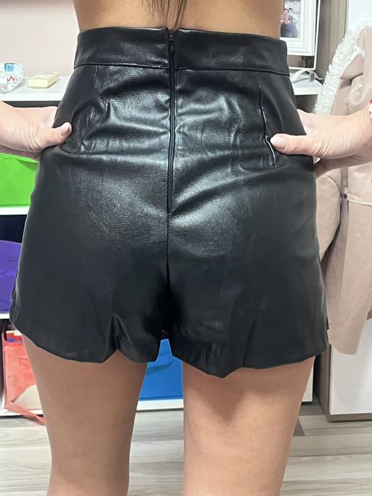 Кожена пола-панталон