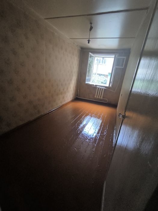 Комната ПОДСЕЛЕНИЕ. Сергели Спутник 3.  С хозяевами. В деревянном доме