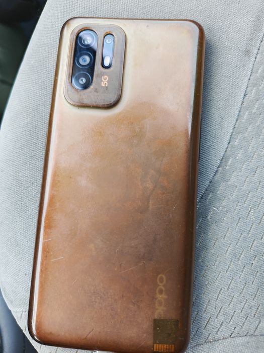Vând Oppo Reno5 Z 5G - 128GB / 8GB RAM