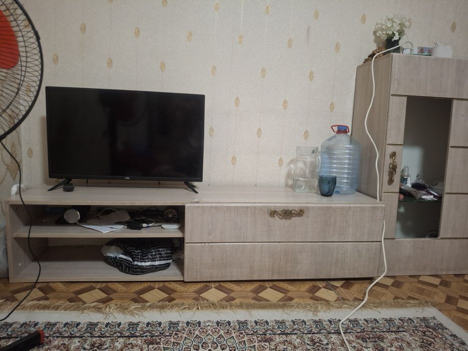 Продам телевизор и мебель для зала
