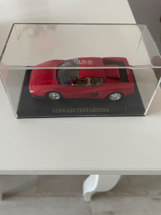 Vand macheta Ferrari Testarossa stare foarte buna