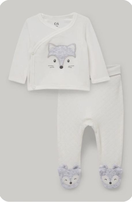 Set pentru bebe de la c&a este nou cu etichetă  6 luni