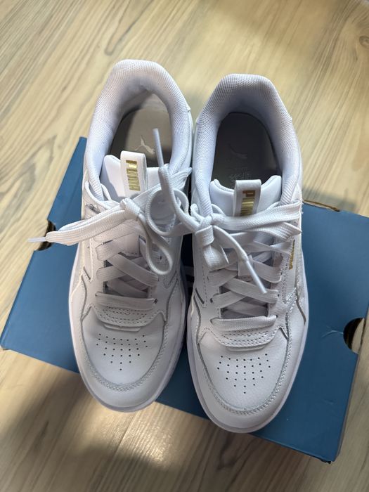 Дамски бели маратонки Puma 38 номер