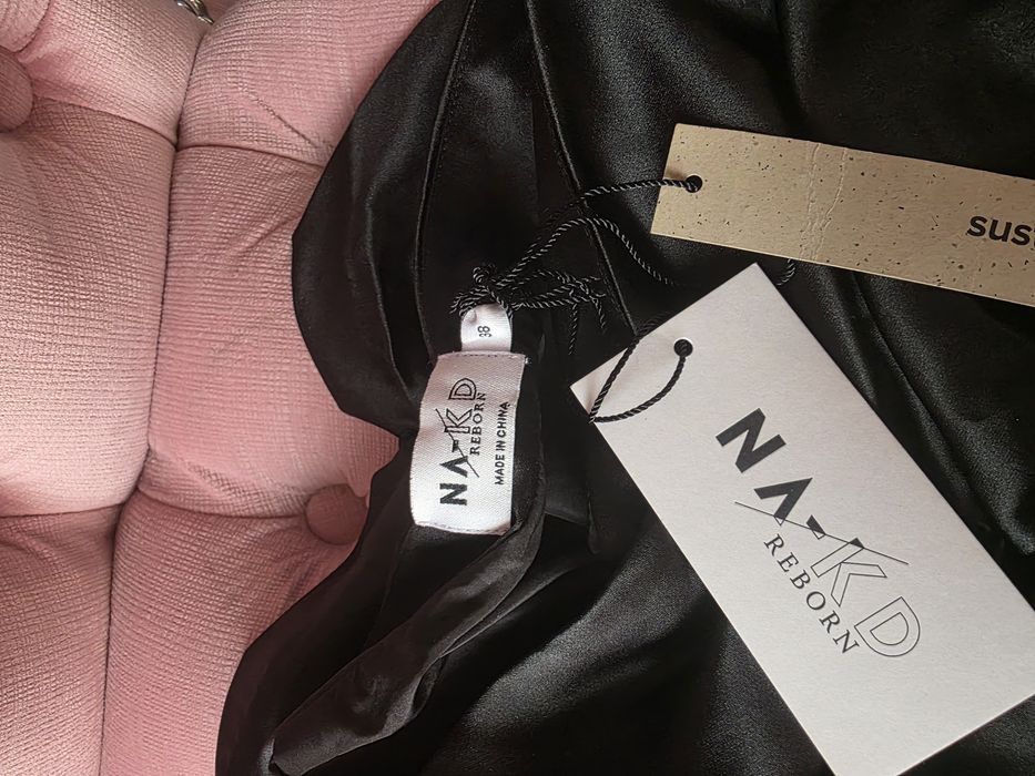 Сатенена рокля NA-KD