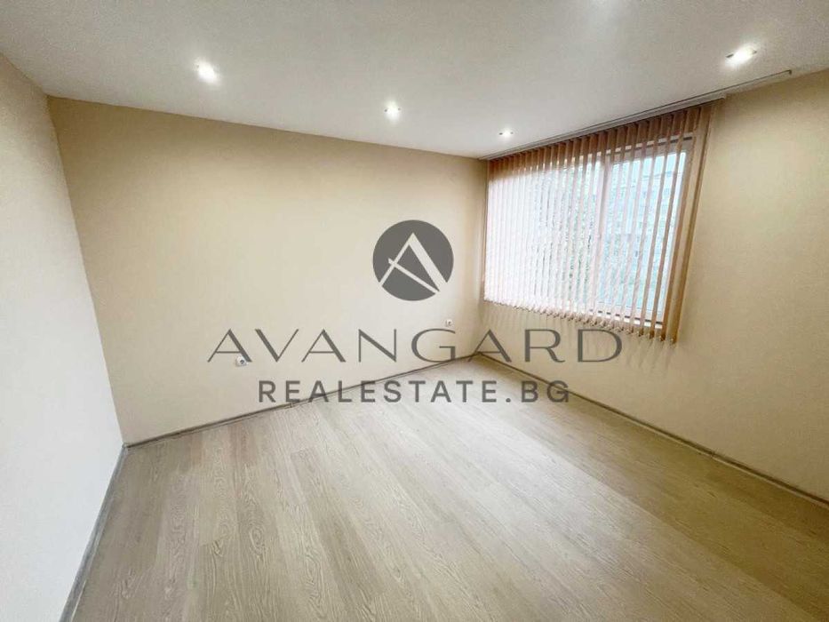 оф.24166 Двустаен с три отделни стаи/ Изгрев