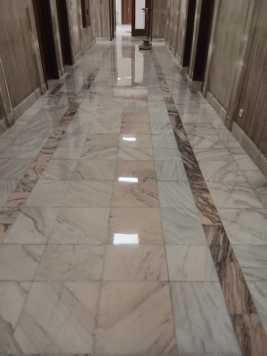 Șlefuit marmură. Mozaic granit și beton