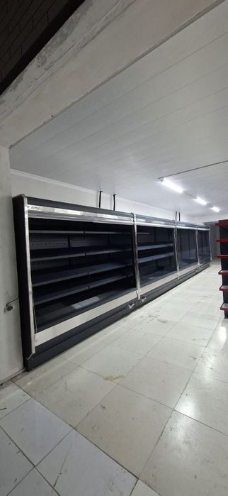 Витрина горка шкаф холодильник