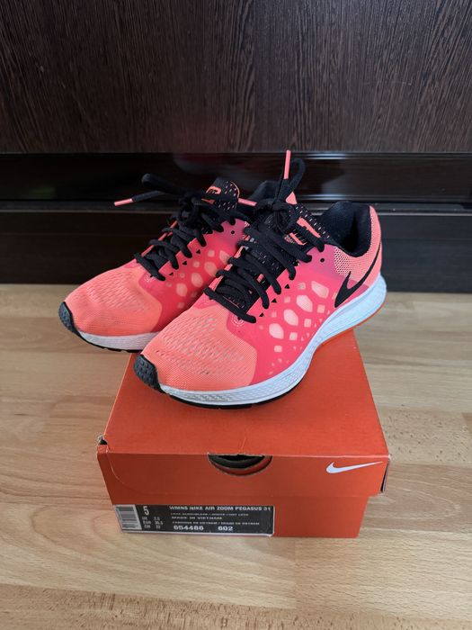 Кроссовки Nike оригинальные б/у