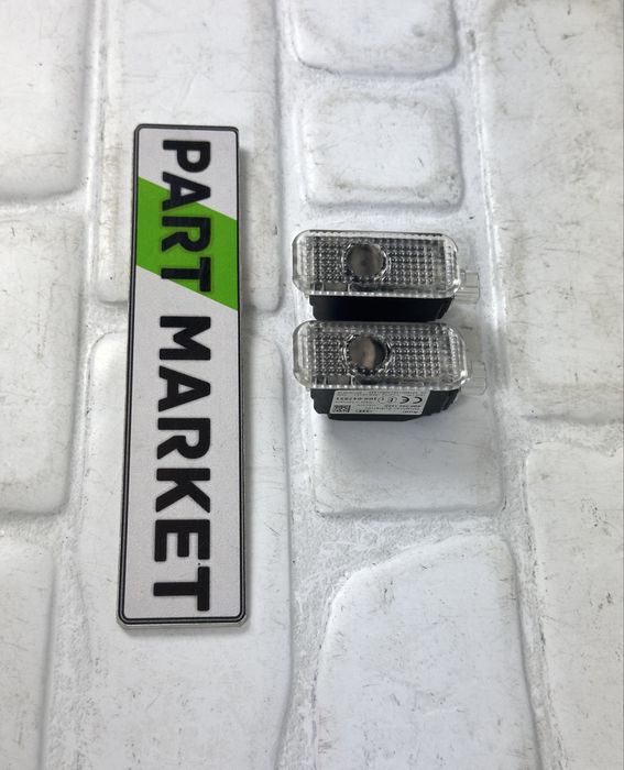 Подсветки за врата AUDI A3 A4 A5 A6 A7 Q3 Q5 Q7 Q8 4G0052134D 4G0052135D