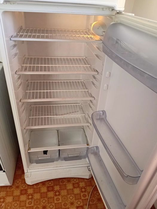 Продам рабочий холодильник