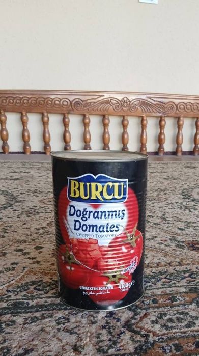 Консервированные очишенные нарезанные томаты