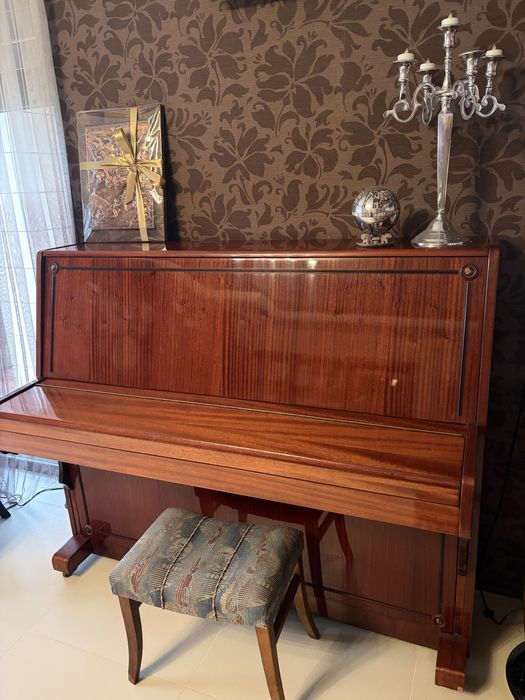 Пиано Lirika Lirika