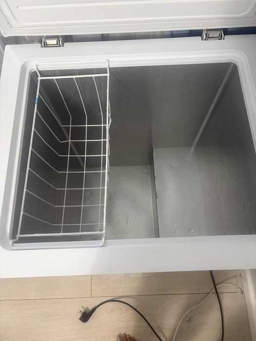 Продам морозильную камеру