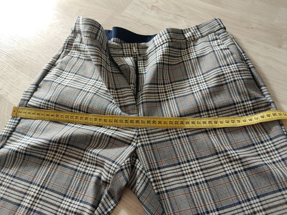 Pantaloni clasici Zara ca noi