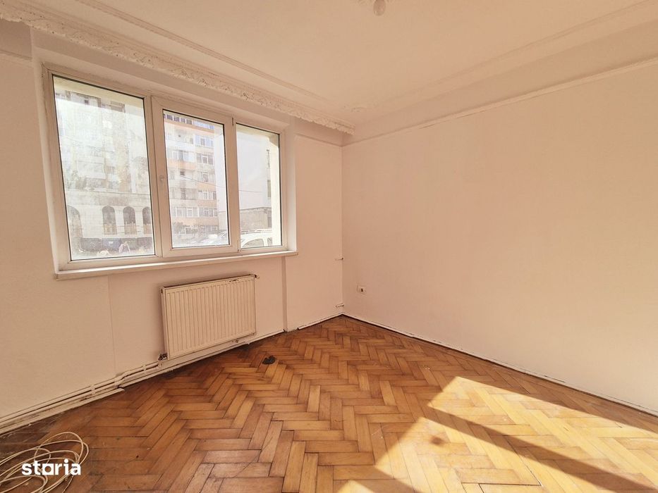Apartament cu 3 camere, parter, zona 1 Decembrie 1918