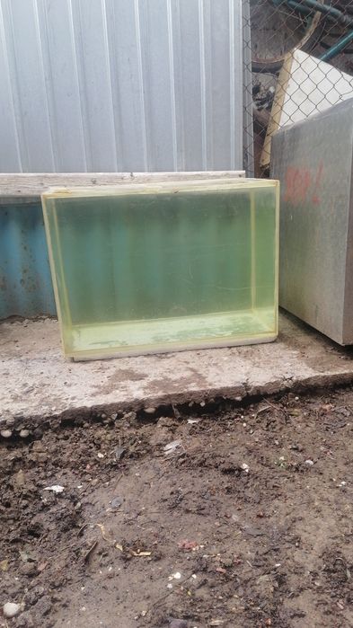 Крупнаяаквариум 100литров орг стекло